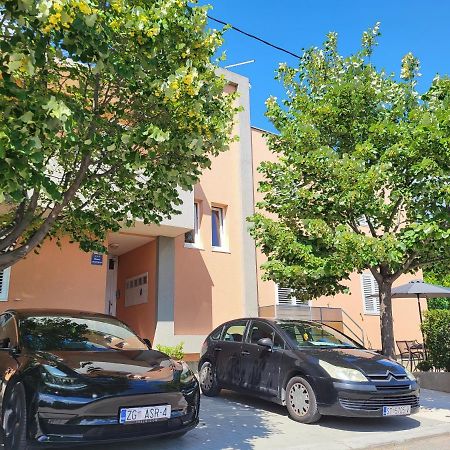 Apartment Gamma With Hydromassage Mini Pool Near Split Žrnovnica Εξωτερικό φωτογραφία