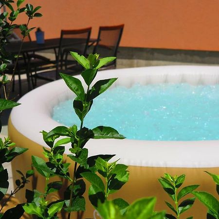 Apartment Gamma With Hydromassage Mini Pool Near Split Žrnovnica Εξωτερικό φωτογραφία