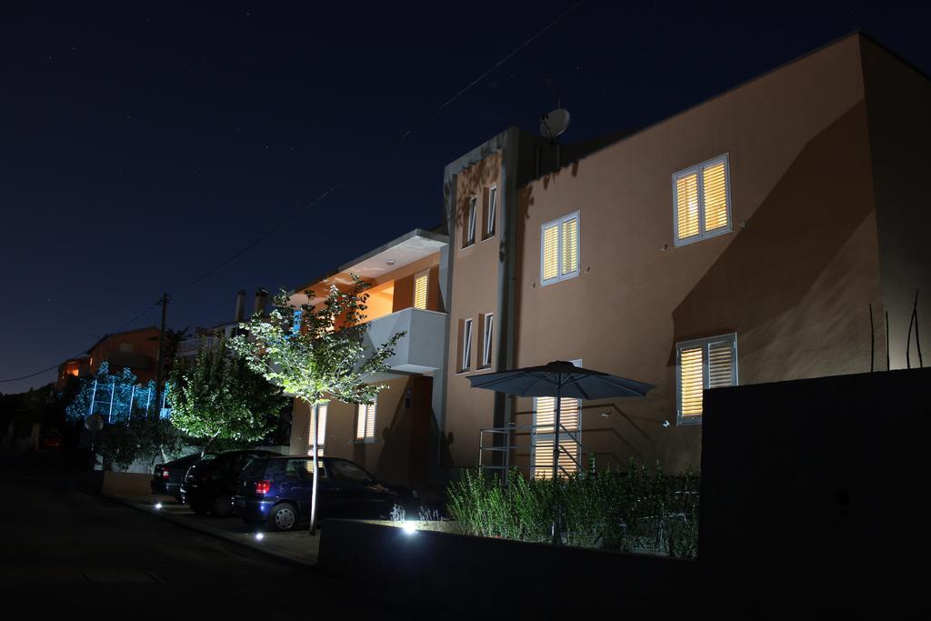Apartment Gamma With Hydromassage Mini Pool Near Split Žrnovnica Εξωτερικό φωτογραφία