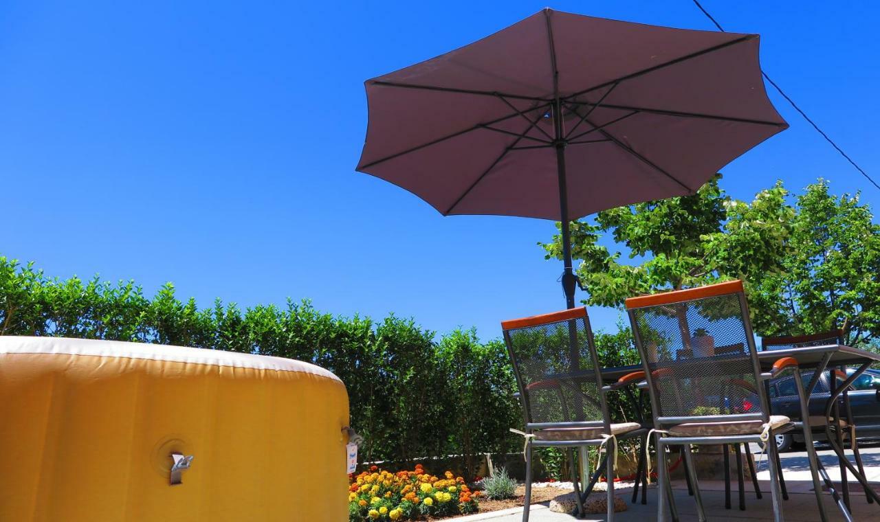 Apartment Gamma With Hydromassage Mini Pool Near Split Žrnovnica Εξωτερικό φωτογραφία