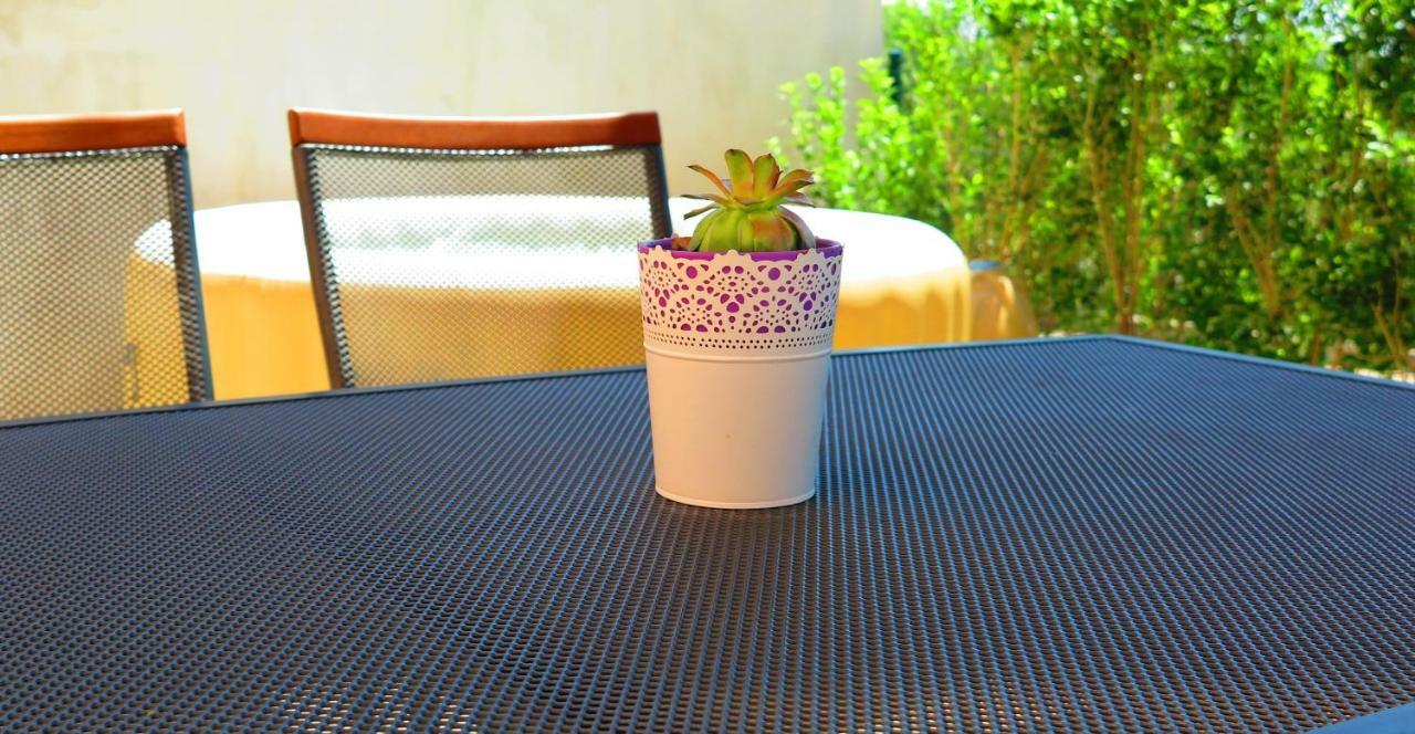 Apartment Gamma With Hydromassage Mini Pool Near Split Žrnovnica Εξωτερικό φωτογραφία
